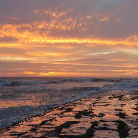 Appartement In By Sandy Beaches *